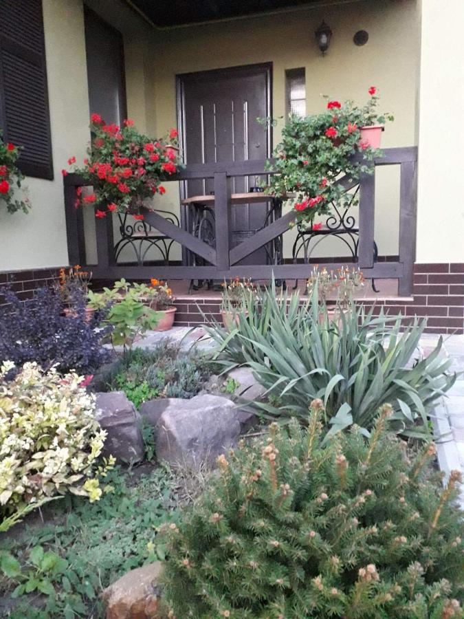Apartament On Levanevskogo 2 Apartment คาเมียเนตส์-โปดิลสกี ภายนอก รูปภาพ