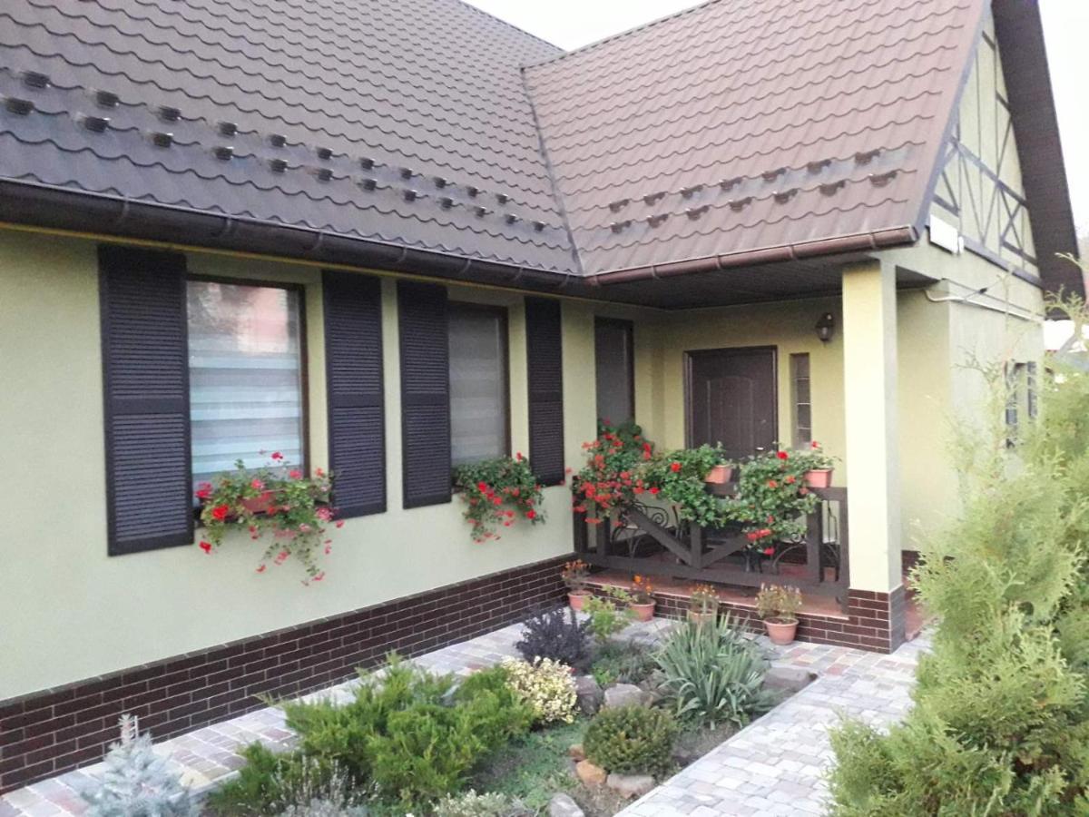 Apartament On Levanevskogo 2 Apartment คาเมียเนตส์-โปดิลสกี ภายนอก รูปภาพ